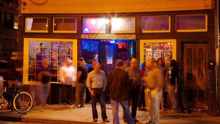 Frenchmen Street Jazzclubs toont een bar, nachtleven en straten
