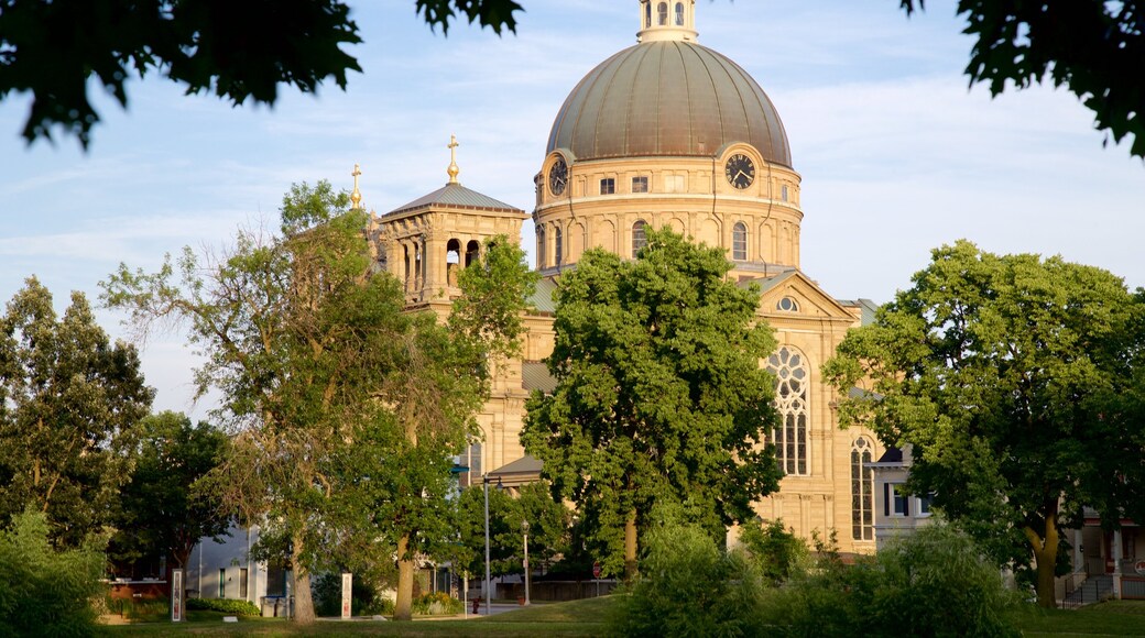 Basilica of Saint Josaphat som inkluderar historisk arkitektur