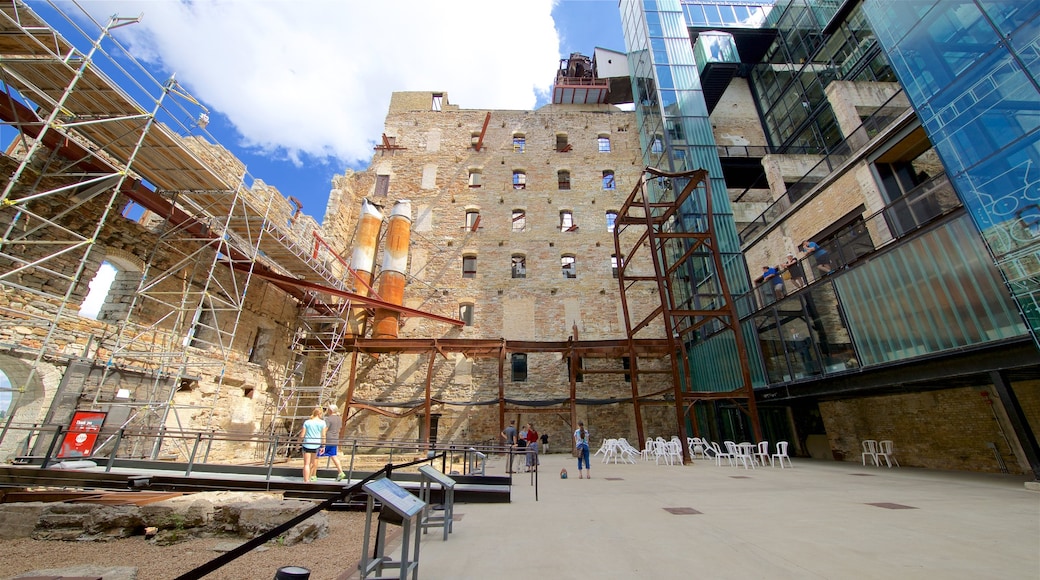 Mill City Museum mettant en vedette square ou place et ville