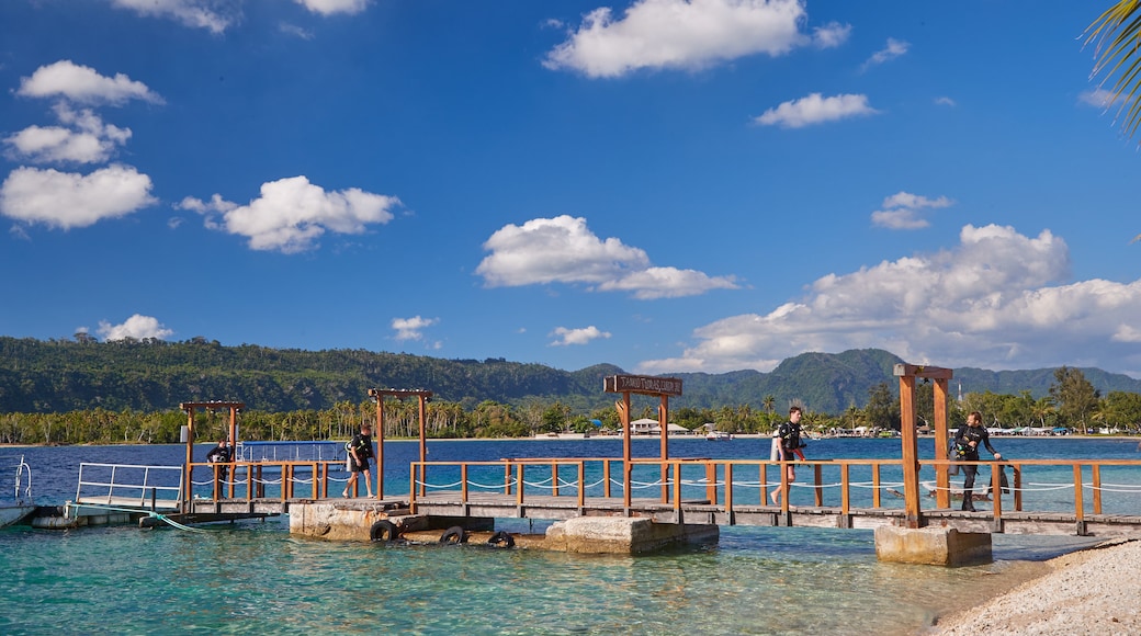 Hideaway Island which includes general coastal views