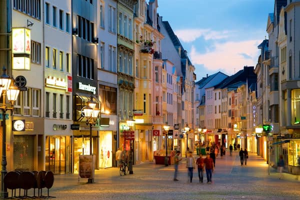Bonner Marktplatz das einen bei Nacht