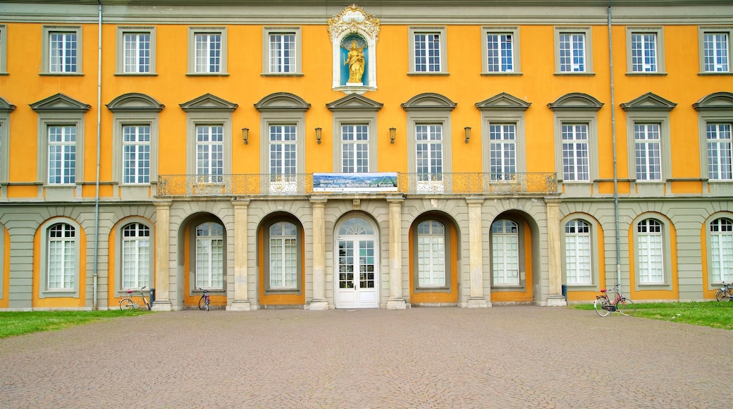 Kurfürstliche Residenz mostrando elementos del patrimonio