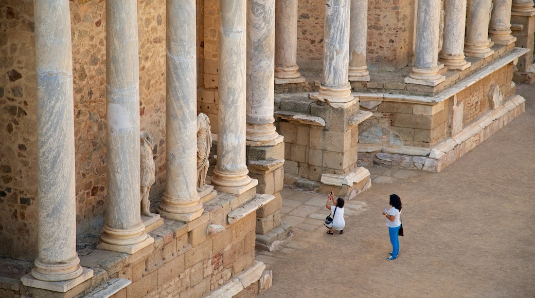 Anfiteatro e teatro romano