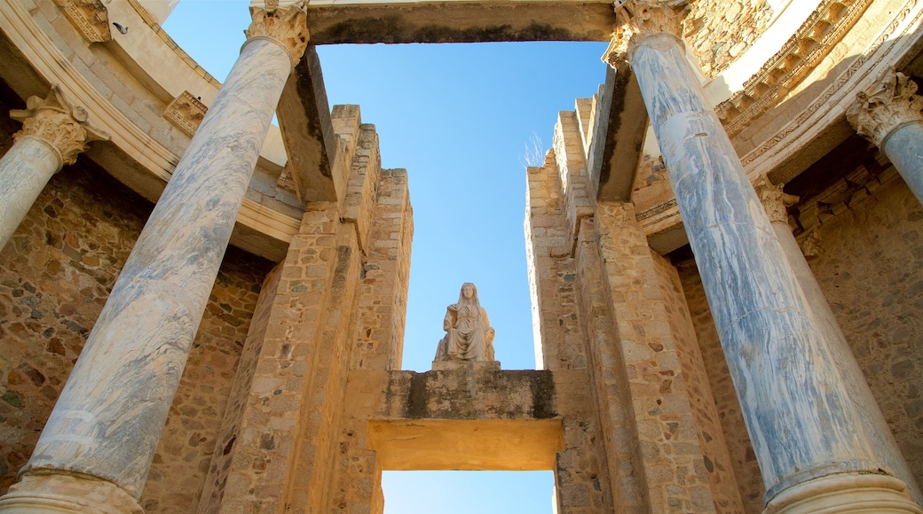 Anfiteatro e teatro romano