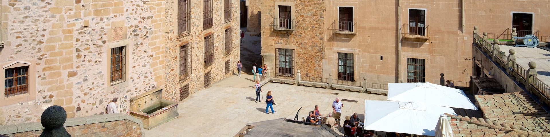 Golfines de Abajo Palace