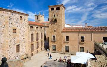 カセレス旧市街観光ガイド 定番人気スポットを参考に自分にピッタリの観光プランを立てよう エクスペディア カセレス旧市街観光ガイド 定番人気スポットを参考に自分にピッタリの観光プランを立てよう エクスペディア