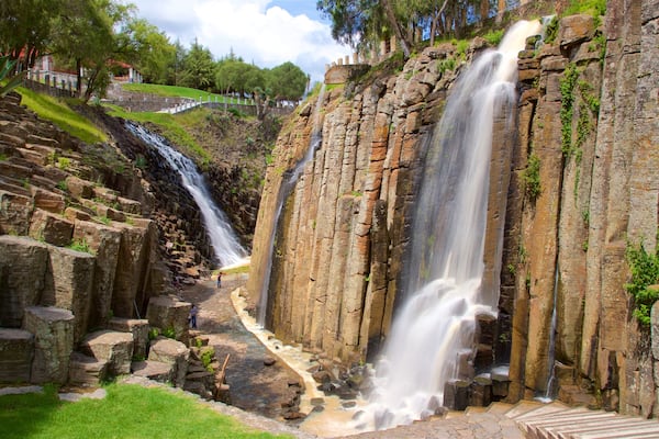 Prismas Basalticos Waterfall