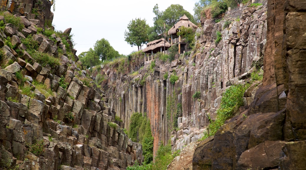 Prismas Basalticos Waterfall