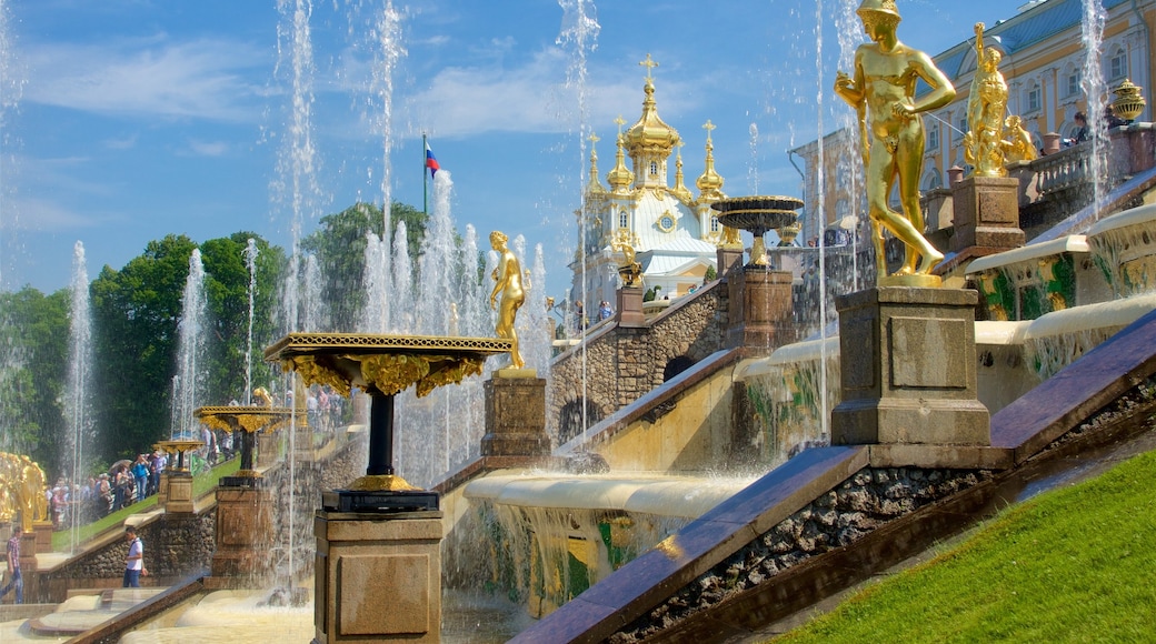 Peterhof Palace and Garden showing a garden and a fountain