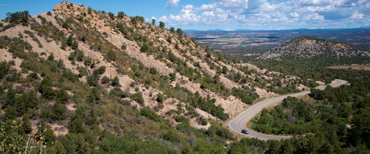Mesa Verde National Park showing tranquil scenes and landscape views