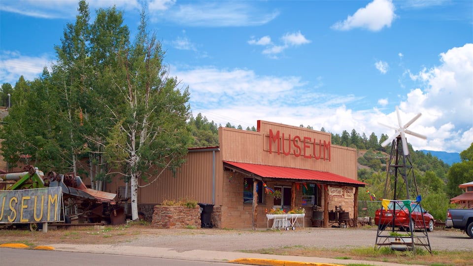 Pagosa Springs mostrando señalización