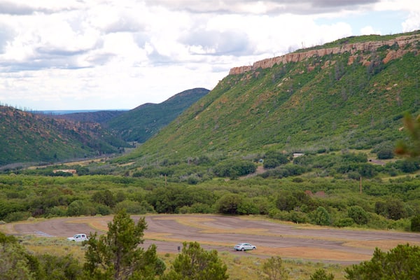 Point Lookout Trail showing landscape views and tranquil scenes