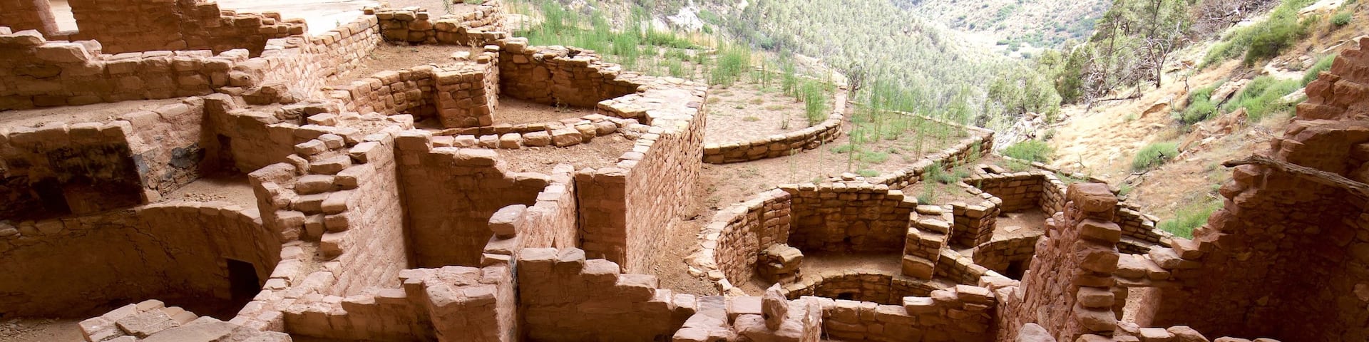Long House featuring heritage architecture and building ruins