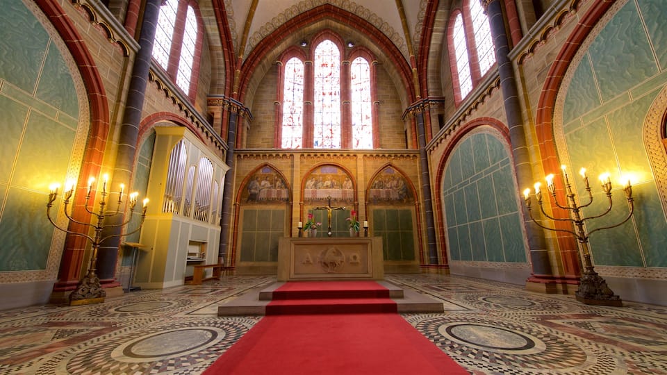 Cathédrale de Brême qui includes église ou cathédrale, patrimoine historique et vues intérieures