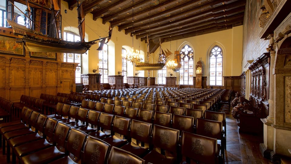 Hôtel de ville de Brême qui includes patrimoine historique et vues intérieures
