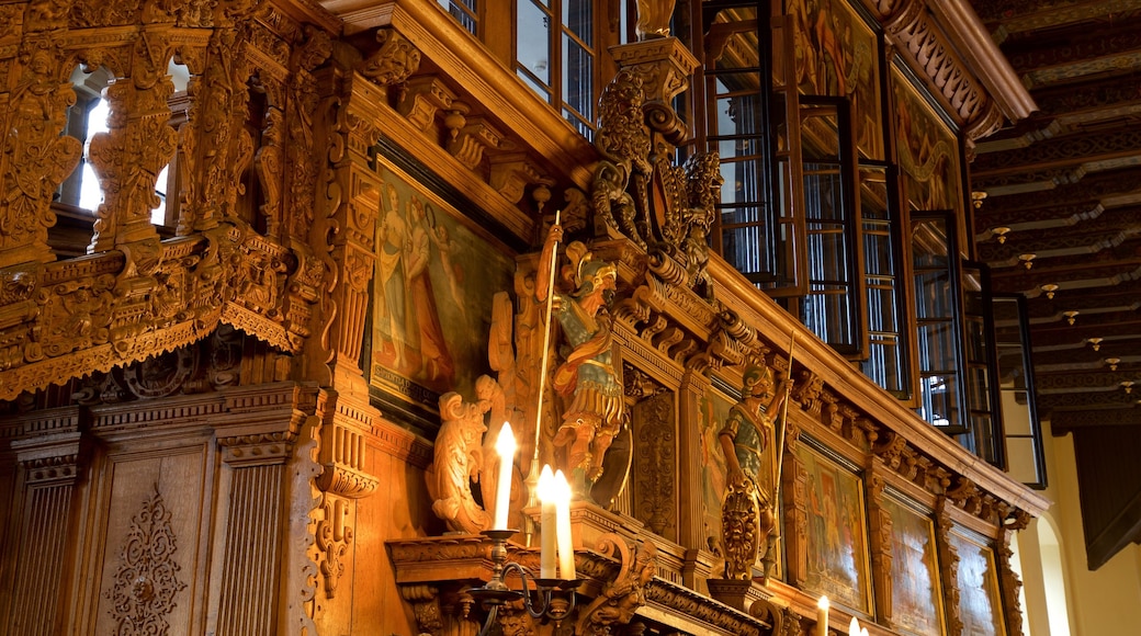 Bremen City Hall featuring heritage elements and interior views