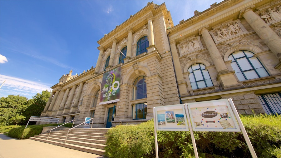Museo del Estado de Baja Sajonia que incluye señalización y patrimonio de arquitectura