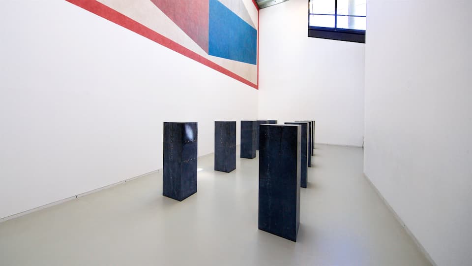 Sprengel Museum showing interior views and art