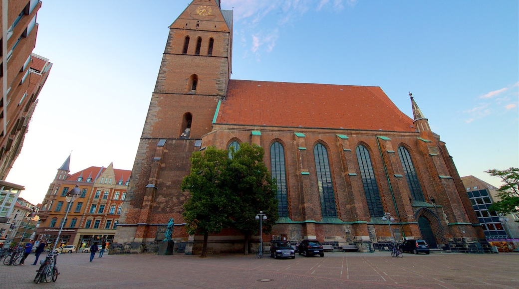 Marktkirche che include oggetti d\'epoca