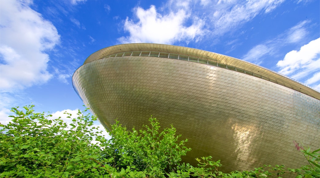 Universum Science Center which includes modern architecture