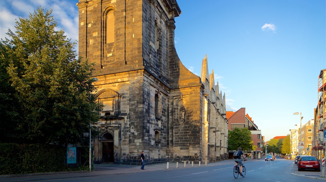 Nhà thờ Aegidienkirche trong đó bao gồm di sản và hoàng hôn