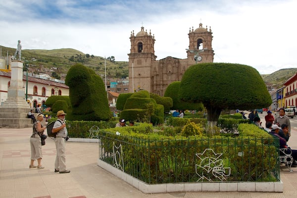 Lake Titicaca qui includes patrimoine historique et parc aussi bien que couple