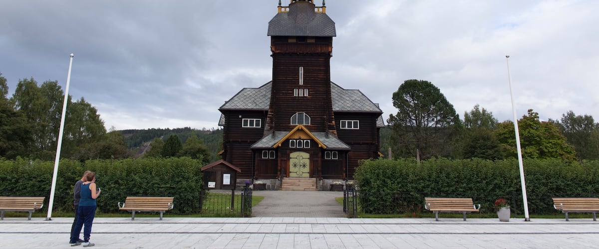 Rena which includes a church or cathedral as well as a couple