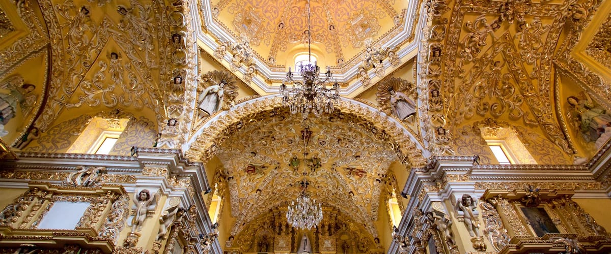 Puebla que incluye vistas interiores y elementos del patrimonio