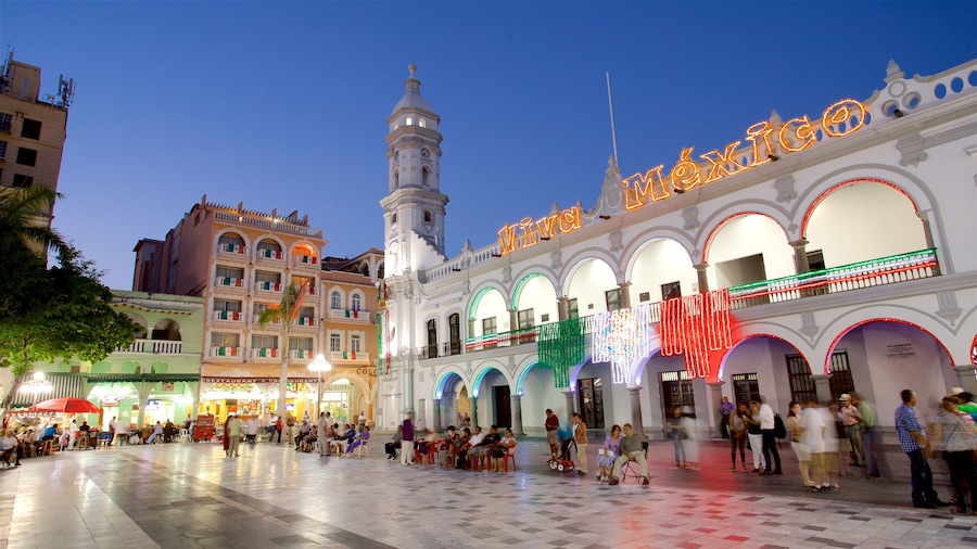 Veracruz showing night scenes and heritage elements
