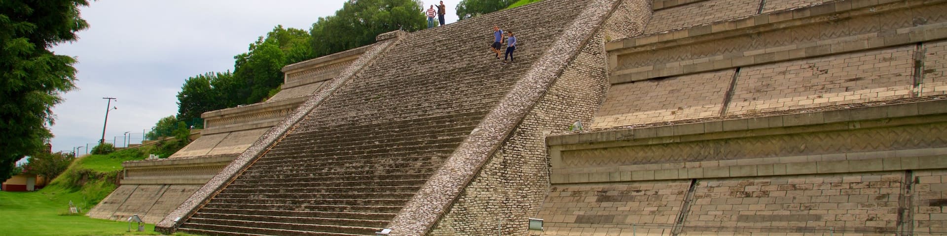Great Pyramid of Cholula featuring a garden and heritage elements