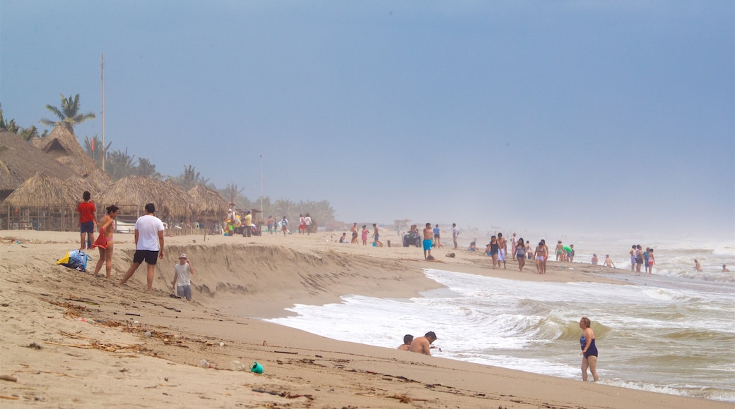 Playa de Barra Vieja das einen allgemeine Küstenansicht, Strand und Nebel