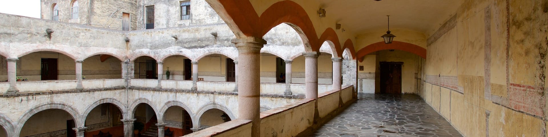 Cuernavaca Cathedral featuring heritage elements