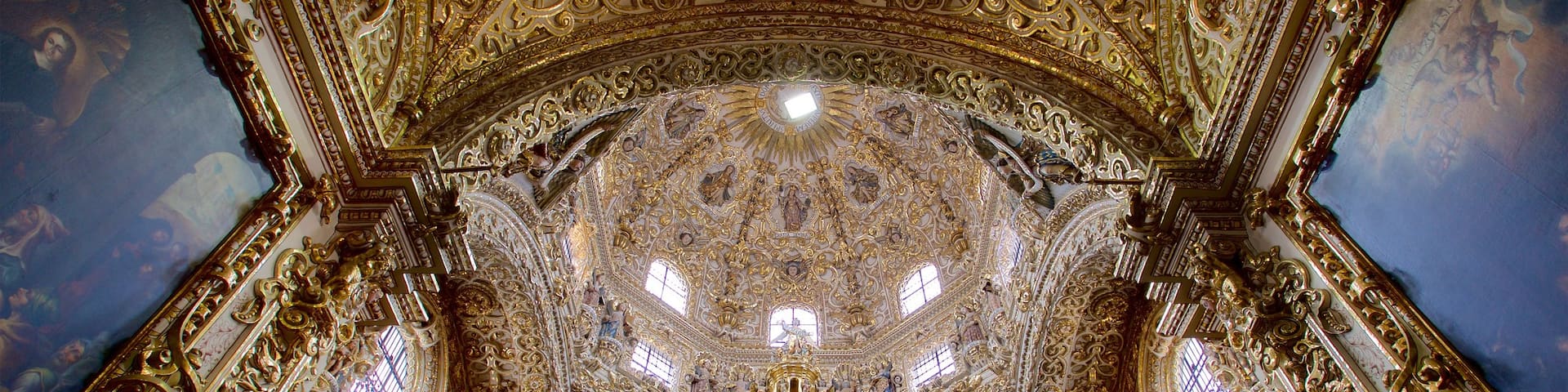 Capilla Rosario mostrando vistas interiores, elementos del patrimonio y una iglesia o catedral