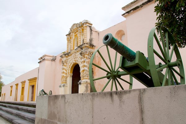 Fort Loreto das einen Geschichtliches und Militärisches