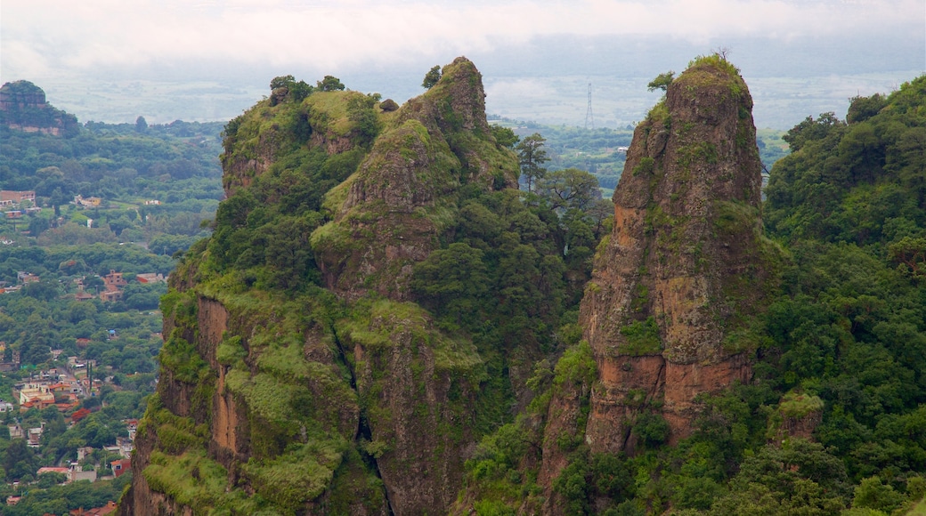 迪坡斯特科金字塔 设有 寧靜風景 和 山水美景
