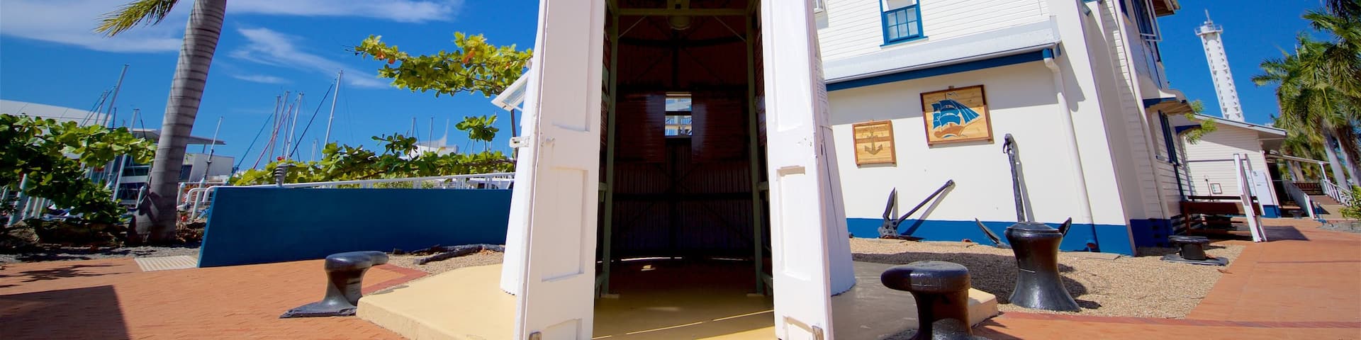 Maritime Museum of Townsville mit einem Leuchtturm