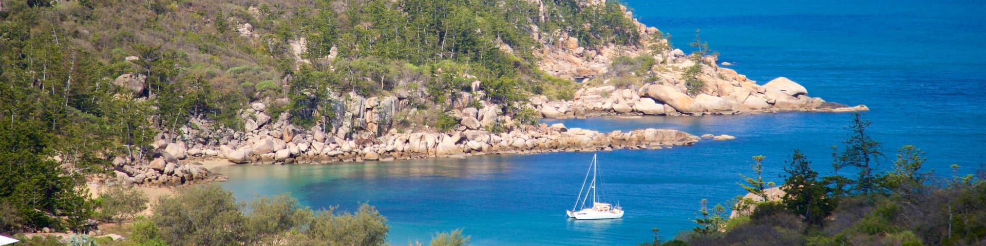 Magnetic Island National Park welches beinhaltet allgemeine KĂŒstenansicht und FelskĂŒste