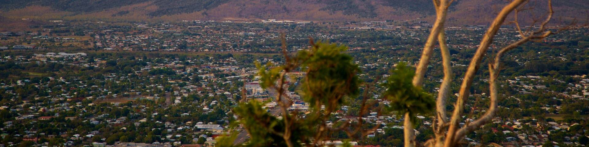 Mount Stuart showing a small town or village, mountains and landscape views