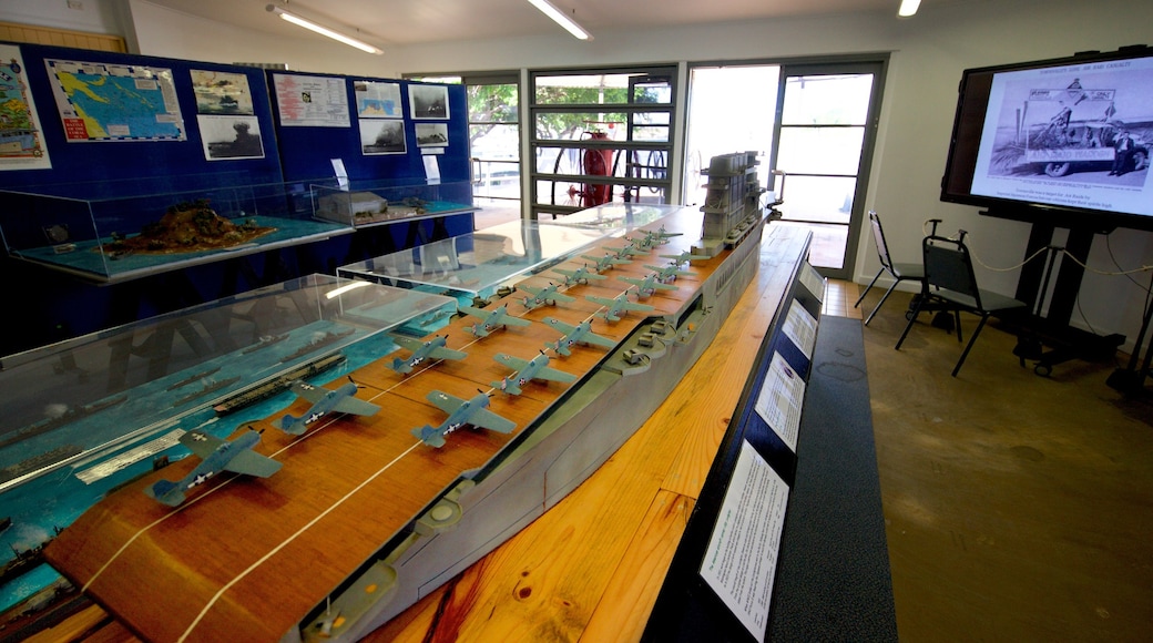 Maritime Museum of Townsville que incluye vistas interiores