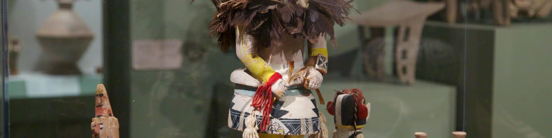 New Orleans Museum of Art featuring a memorial, interior views and art