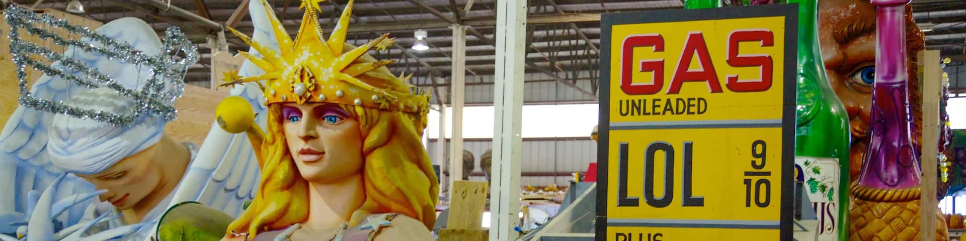 Mardi Gras World que incluye vistas interiores y arte