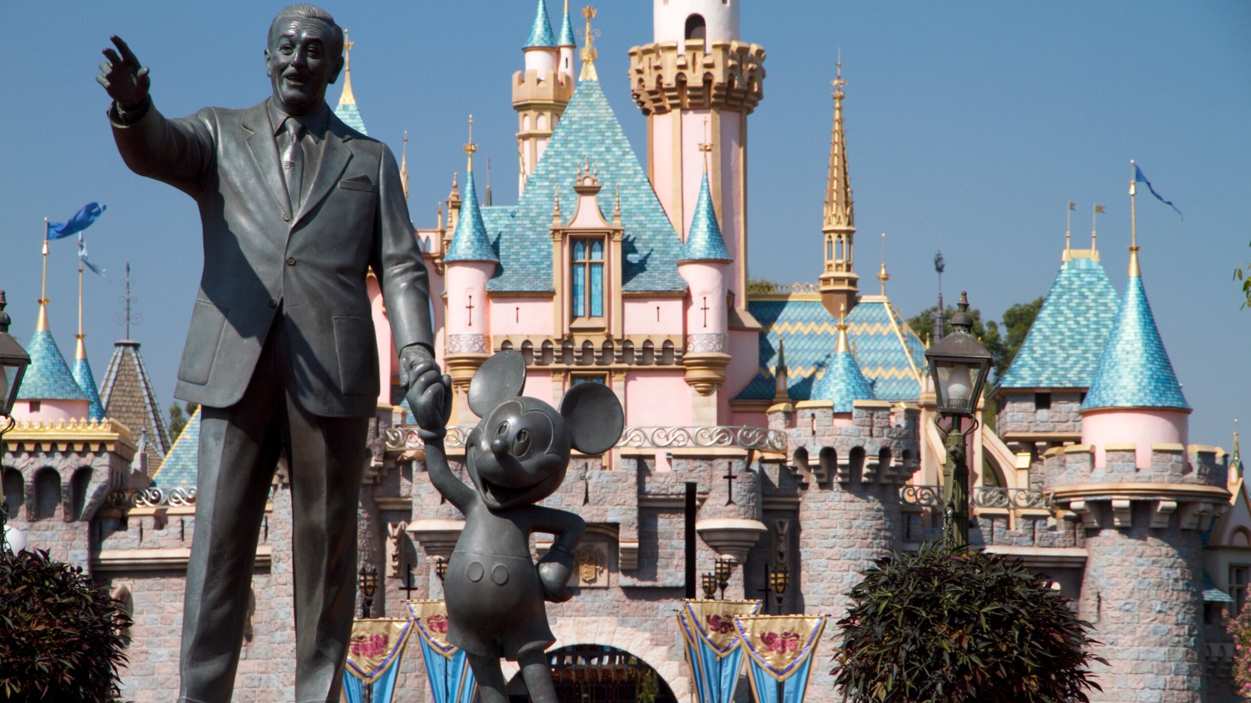 Top 10 Hotels Closest To Disneyland Park In Anaheim From 72 Expedia