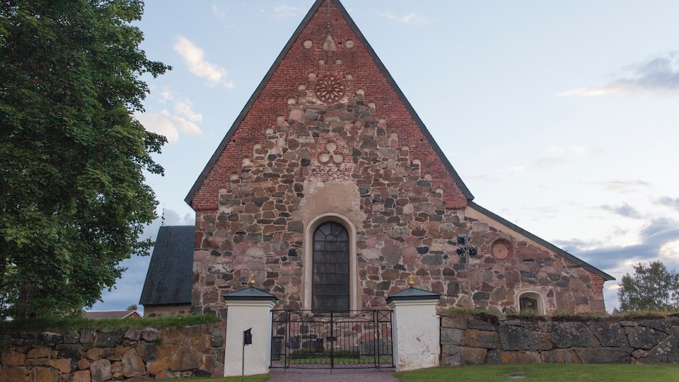 Borlange showing a church or cathedral