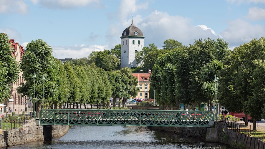 Uddevalla que incluye un río o arroyo y un puente