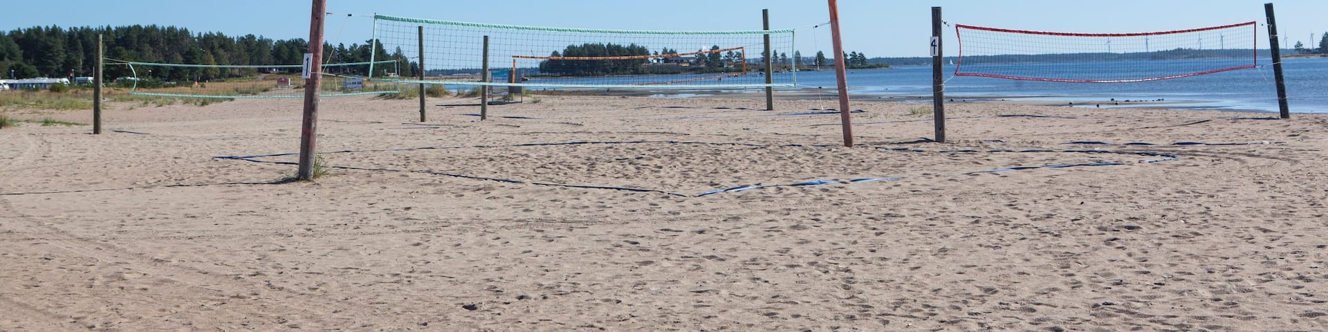 Pitea das einen allgemeine KĂŒstenansicht und Strand