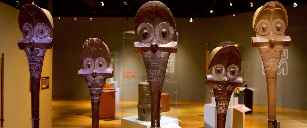 Museum of Tahiti featuring indigenous culture and interior views