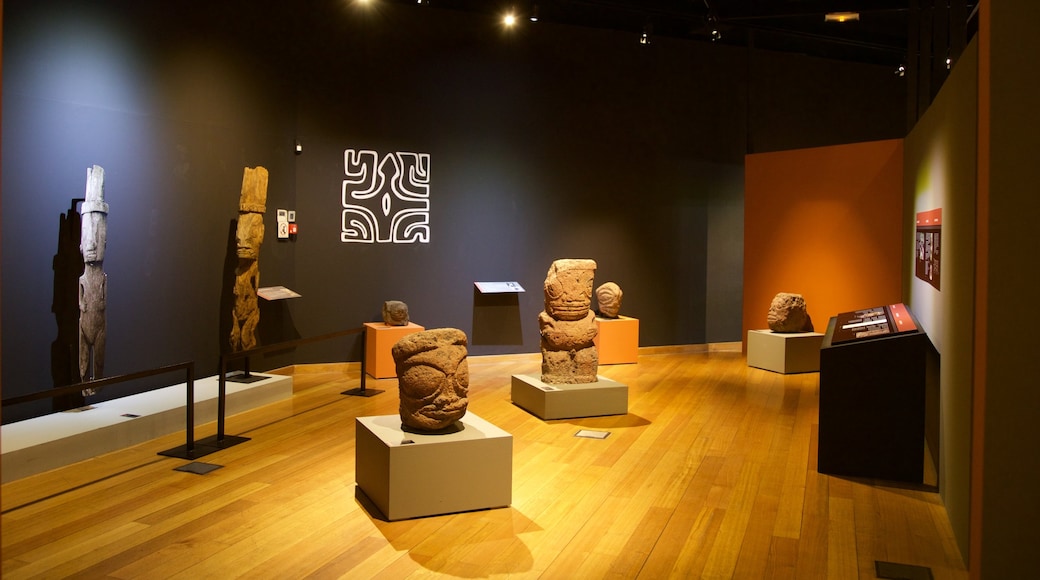 Musée de Tahiti qui includes culture autochtone et vues intérieures