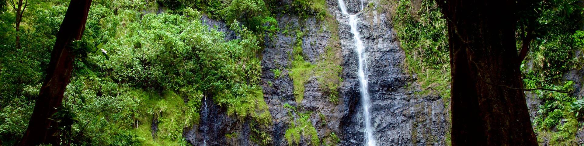 Faarumai-Wasserfälle welches beinhaltet Kaskade