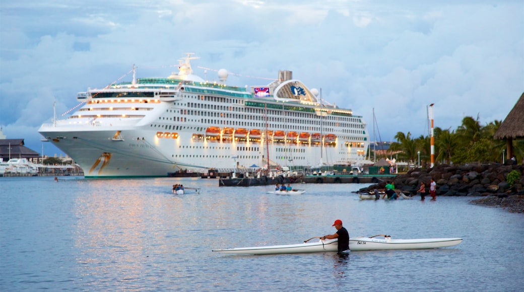 Papeete showing a bay or harbour, cruising and kayaking or canoeing