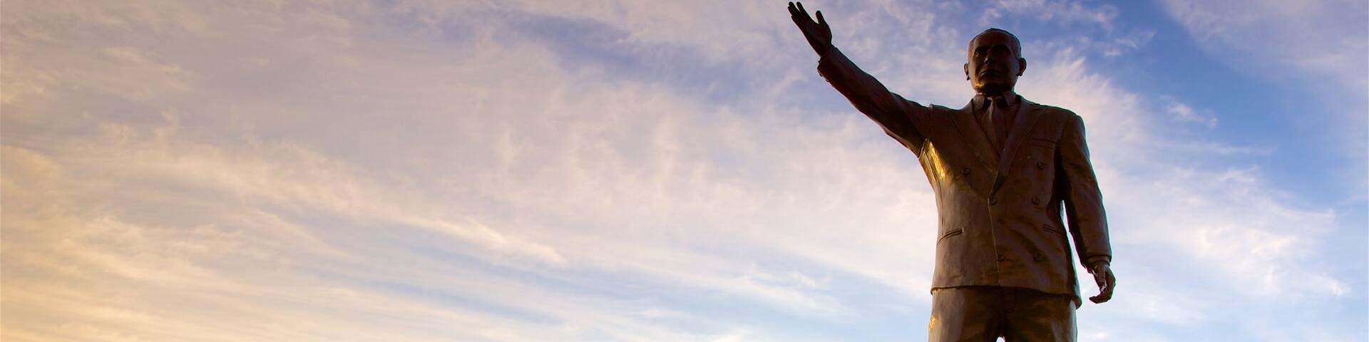 Cozumel montrant coucher de soleil, vues littorales et statue ou sculpture